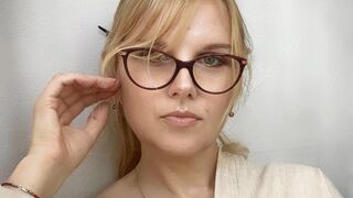 LinaTyche live video chat girl preview