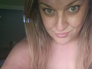 LindeeMarie Live mature webcams