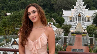 Free Nude LeilaHowell