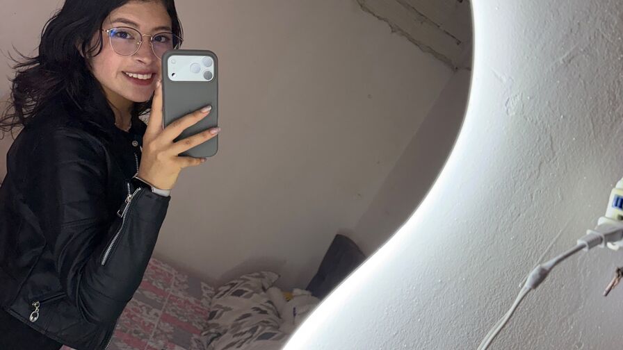 MiraSterling, en directo ahora en LiveJasmin