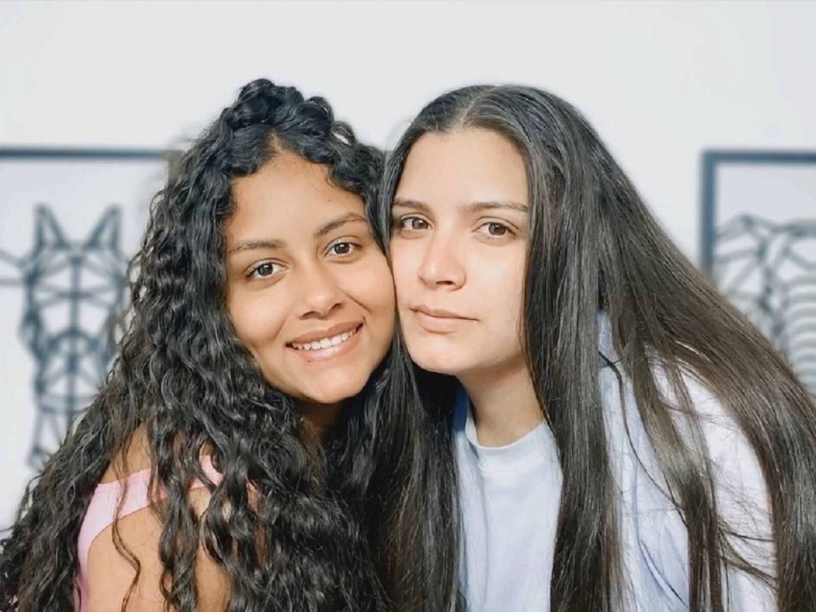 Live cam for RebecaAndCamila